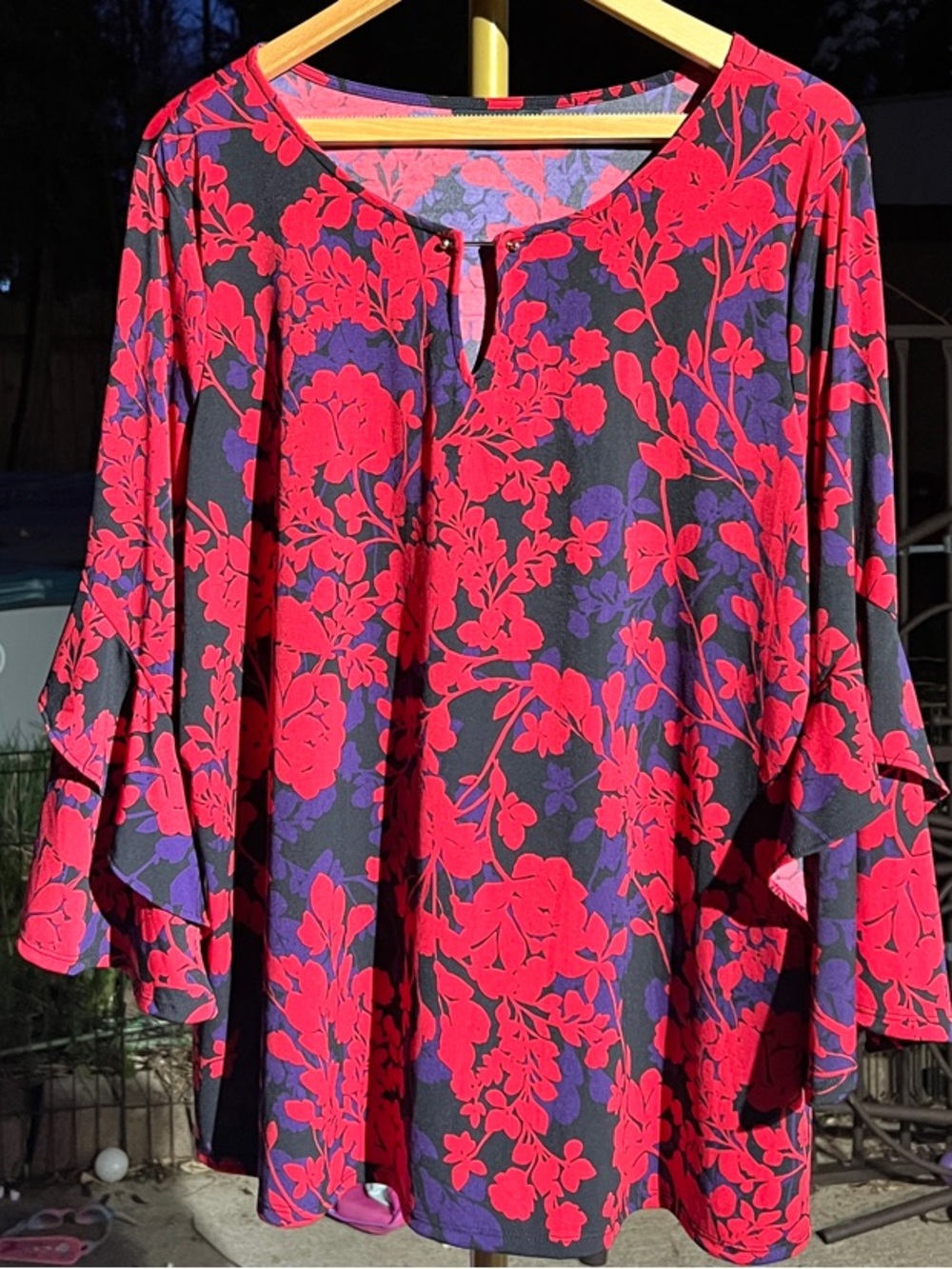 Liz Claiborne Red and Purple Floral Bell-Sleeve Tunic 1X PTP25